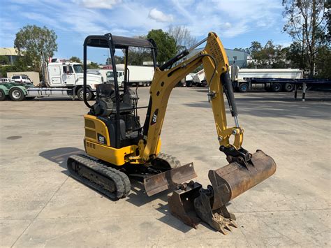 pull mini excavator with half ton|transporting a mini excavator.